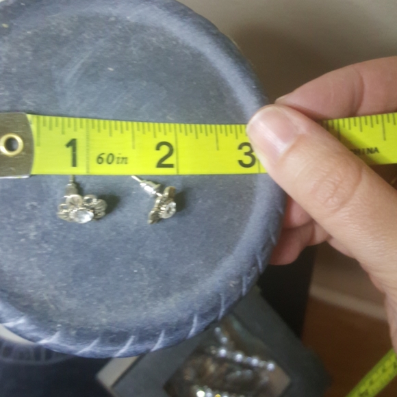 Bronze Flower Stud Earring Rhinestone - Picture 4 of 6